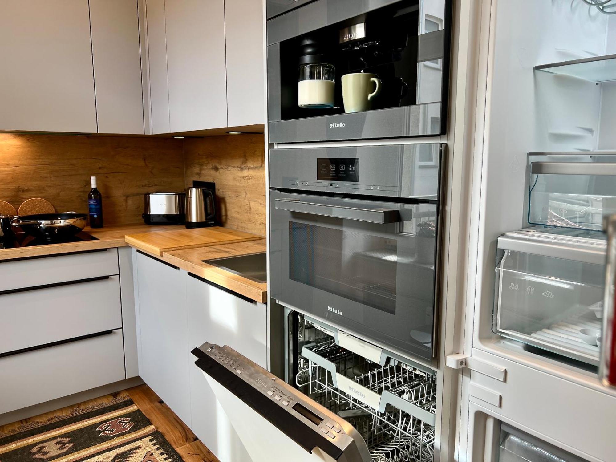Edler Wohnraum Luxurioeses Studio Im Zentrum Mit Balkon, Kaffeevollautomat, Klima & Parkplatz Zwickau Exterior foto